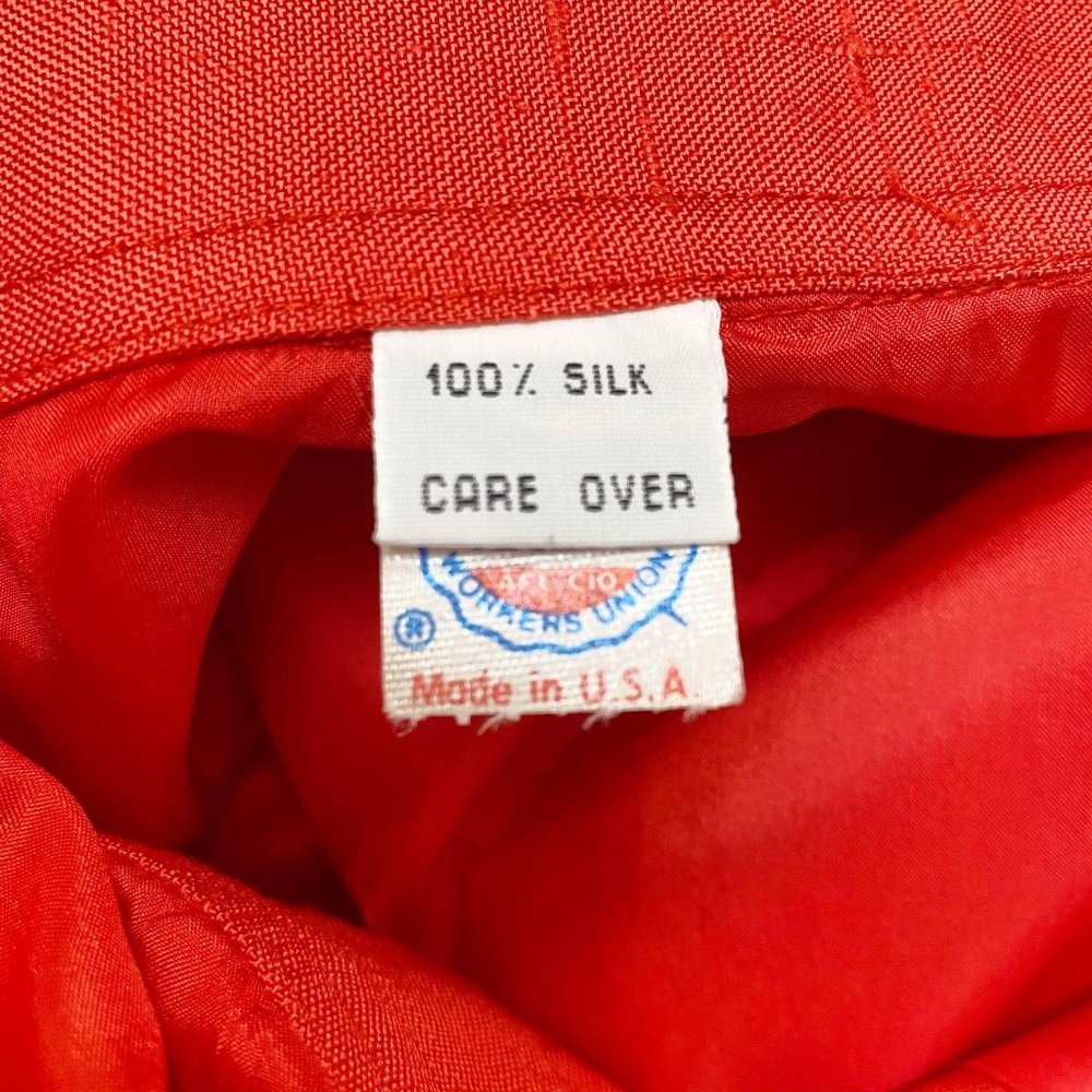 Vintage Isaac Mizrahi 100% Silk Red Wrap D… - Picture 14 of 15